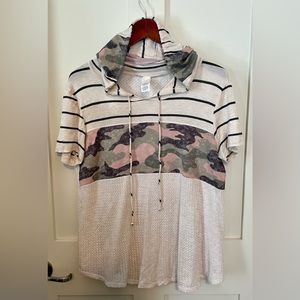 7th Ray Mixed Media Short Sleeve Hoodie, Size Large, Super Soft and Comfy